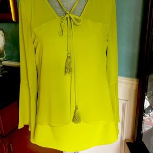 CHICO'S Black Label chartreuse flowing blouse